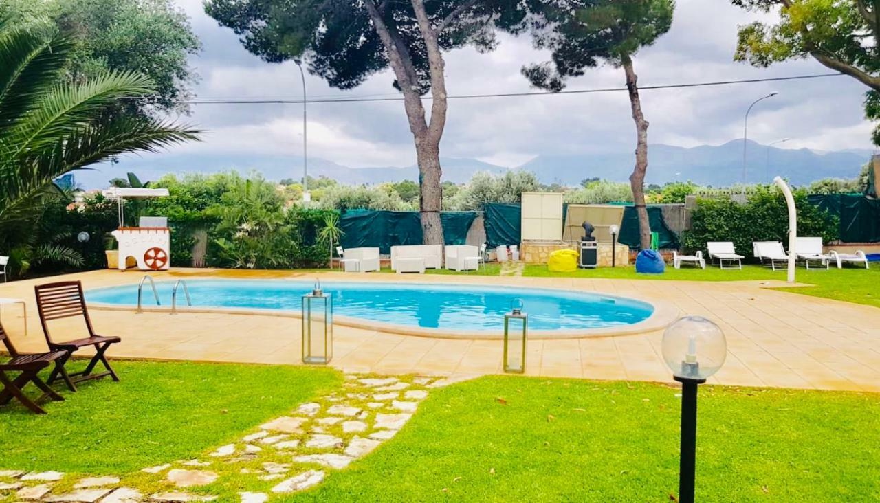 Villa Mariella Carini Exteriör bild